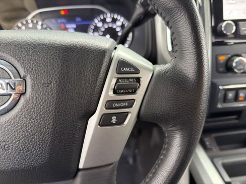 Used 2021 Nissan Titan SV w/ SV Convenience Package AWD/4WD image 13