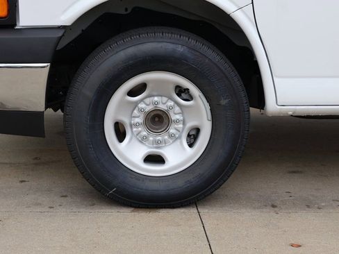 New 2025 GMC Savana 2500 w/ Enhanced Convenience Package image 34