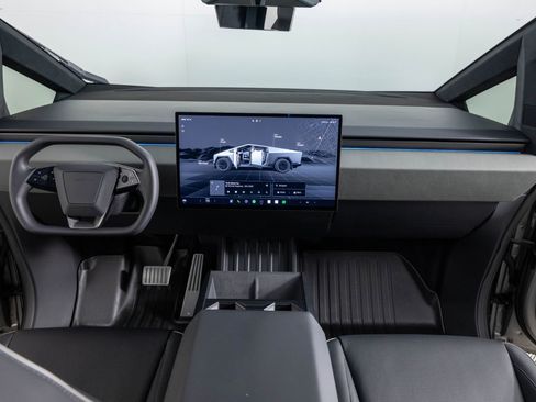 Used 2024 Tesla Cybertruck AWD Crew Cab image 28