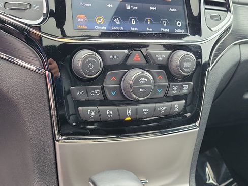 Used 2020 Jeep Grand Cherokee High Altitude image 27