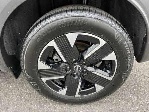 Used 2025 Nissan Kicks SV image 28