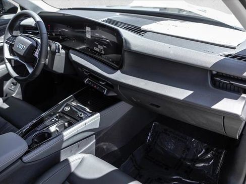 New 2026 Audi Q3 quattro 2.0T AWD/4WD image 24