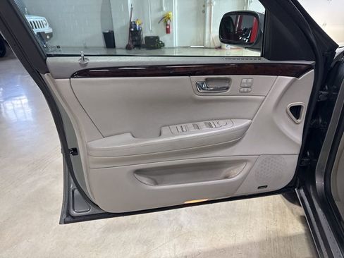 Used 2008 Cadillac DTS FWD image 26