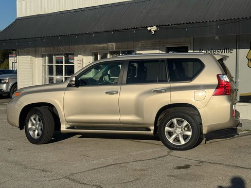 Used 2010 Lexus GX 460 image 3
