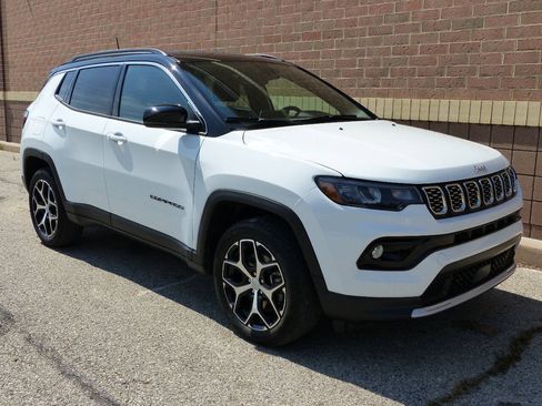 Used 2024 Jeep Compass Limited AWD/4WD image 12