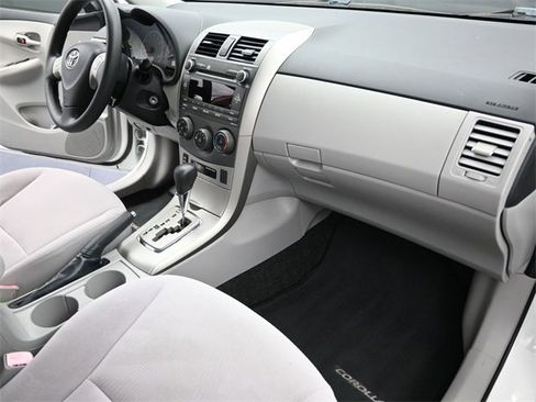Used 2011 Toyota Corolla LE image 12