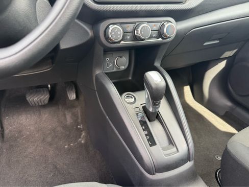 Used 2025 Nissan Kicks Play S FWD image 18