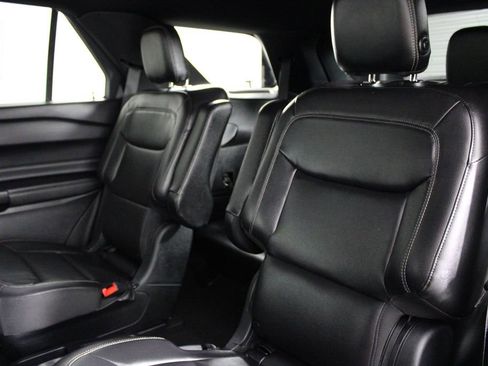 Used 2020 Ford Explorer XLT w/ Equipment Group 202A image 19