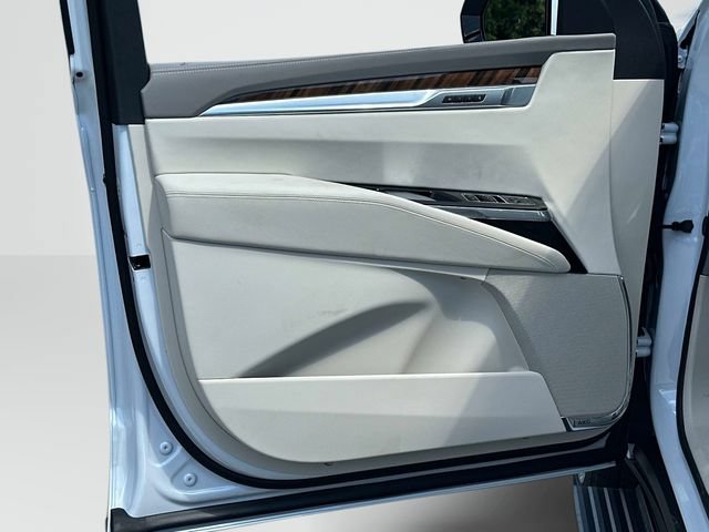 Used 2026 Cadillac Escalade ESV Platinum Luxury w/ LPO, Floor Liner Package AWD/4WD image 8