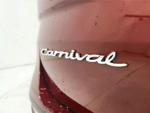 Used 2022 Kia Carnival SX Prestige FWD image 40