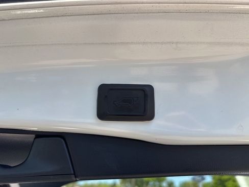 Used 2019 Toyota RAV4 XLE w/ Convenience Package AWD/4WD image 27