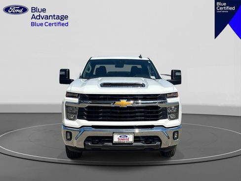 Used 2025 Chevrolet Silverado 2500 LT w/ Convenience Package AWD/4WD image 3