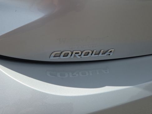 Used 2025 Toyota Corolla XSE FWD image 30