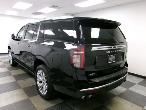 Used 2021 Chevrolet Suburban High Country w/ Premium Package AWD/4WD image 2