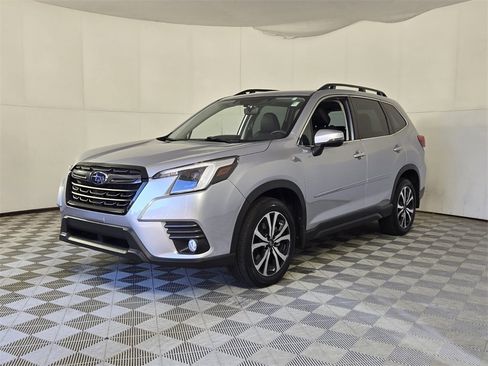 Used 2023 Subaru Forester Limited image 4