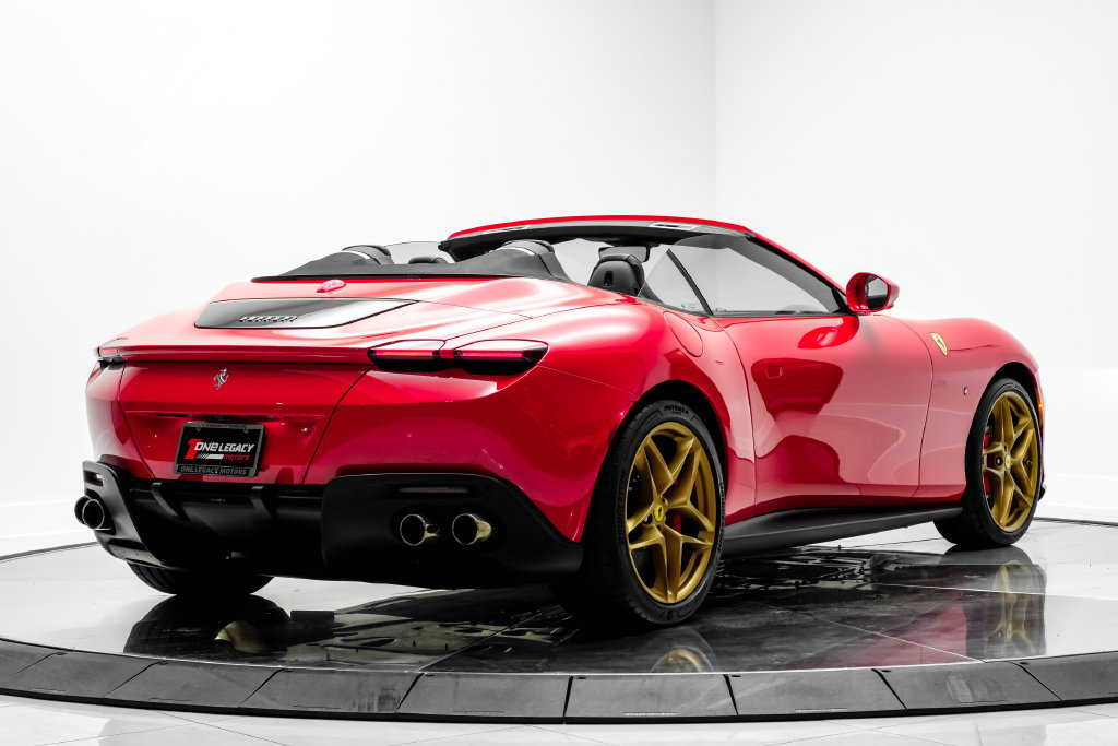 Used 2024 Ferrari Roma Spider RWD image 8