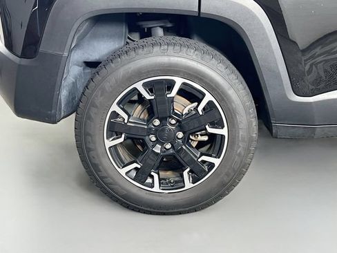 Used 2023 Jeep Renegade Trailhawk AWD/4WD image 35