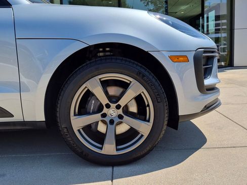 Certified 2026 Porsche Macan AWD/4WD image 11