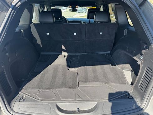Used 2020 Jeep Grand Cherokee Altitude image 16