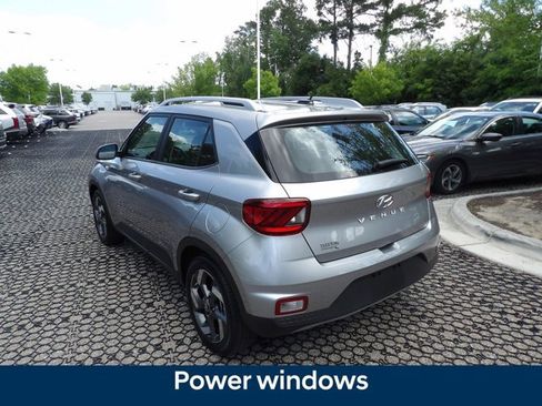 Used 2023 Hyundai Venue SEL w/ Cargo Package FWD image 9