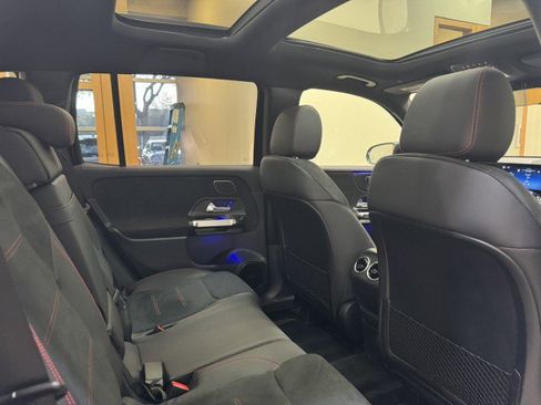 Used 2024 Mercedes-Benz GLB 250 image 13
