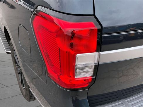 Used 2022 Ford Expedition XLT AWD/4WD image 28