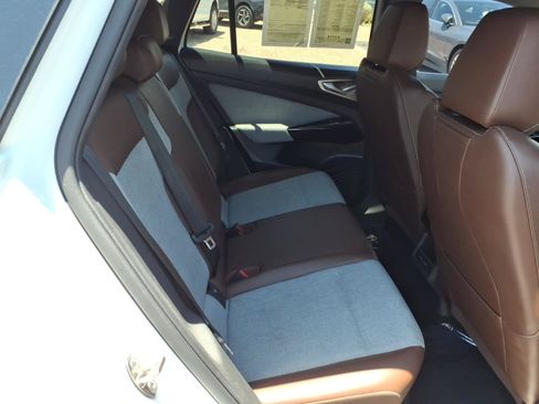 Certified 2023 Volkswagen ID.4 Pro RWD image 13