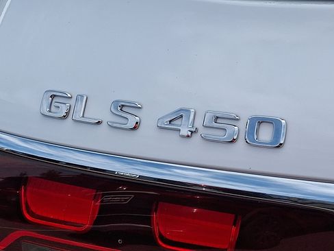 Used 2026 Mercedes-Benz GLS 450 4MATIC image 19