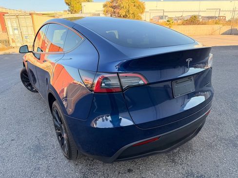 Used 2023 Tesla Model Y Long Range AWD/4WD image 10