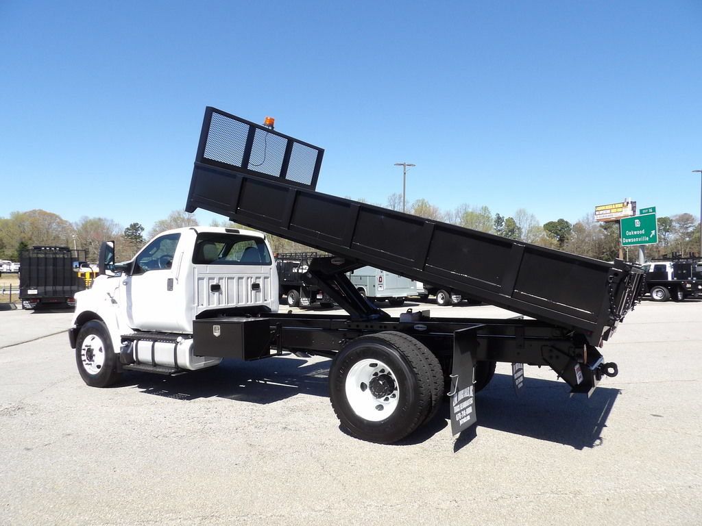 Used 2022 Ford F750 2WD Regular Cab Super Duty image 4