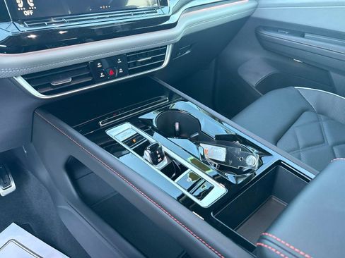 New 2026 Volkswagen Atlas Peak Edition image 25