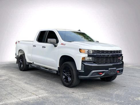Used 2020 Chevrolet Silverado 1500 Custom Trail Boss w/ Custom Convenience Package AWD/4WD image 2