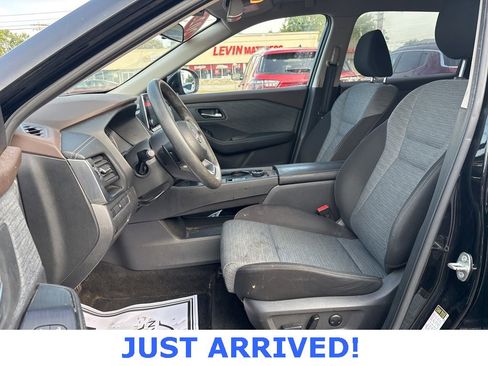 Certified 2023 Nissan Rogue SV image 10