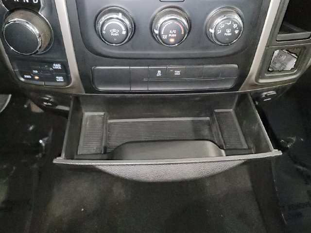 Used 2015 RAM 1500 Classic SLT AWD/4WD image 29