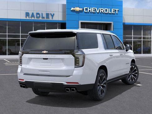 New 2026 Chevrolet Suburban High Country image 4