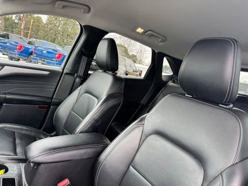 Used 2025 Ford Escape Platinum image 7