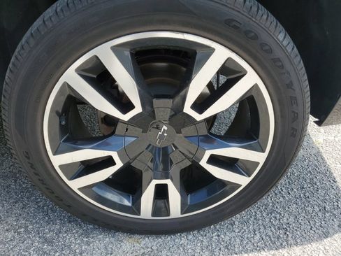 Used 2018 Chevrolet Tahoe LT w/ RST Edition RWD image 7