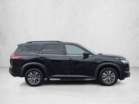 Used 2025 Nissan Pathfinder SV AWD/4WD image 4