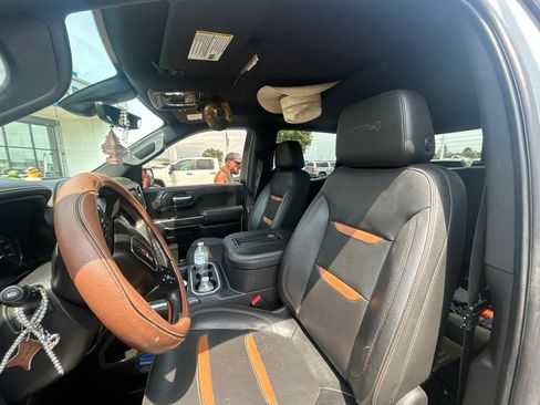 Used 2021 GMC Sierra 1500 AT4 w/ AT4 Value Package AWD/4WD image 4