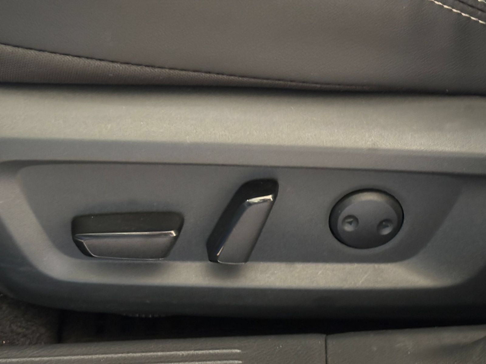 Used 2026 Nissan Rogue SL FWD image 22