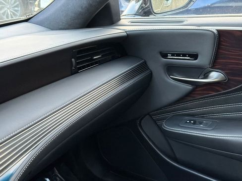 Used 2022 Lexus LS 500 AWD w/ Interior Upgrade Package image 31