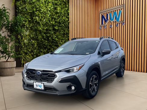 Used 2024 Subaru Crosstrek 2.0i Premium image 3