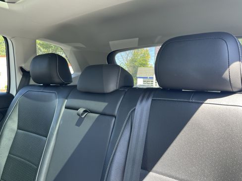 Used 2021 Volkswagen Tiguan SEL AWD/4WD image 10