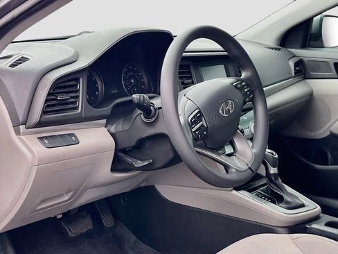 Used 2019 Hyundai Elantra SE FWD image 9