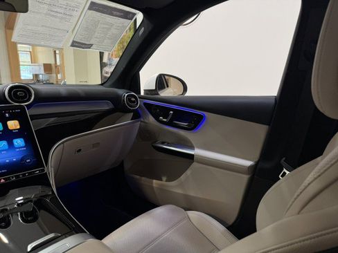 Certified 2025 Mercedes-Benz GLC 300 image 12