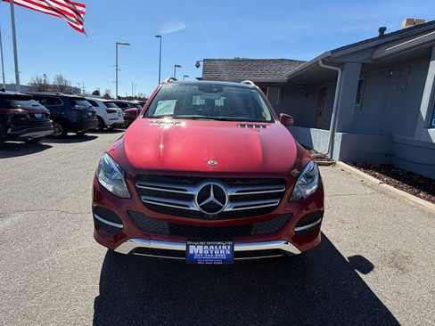 Used 2019 Mercedes-Benz GLE 400 4MATIC w/ Premium 1 Package image 2
