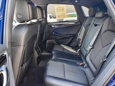 Used 2023 Porsche Macan image 17