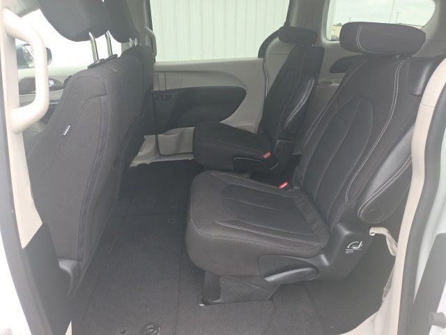 Used 2023 Chrysler Voyager LX FWD image 39
