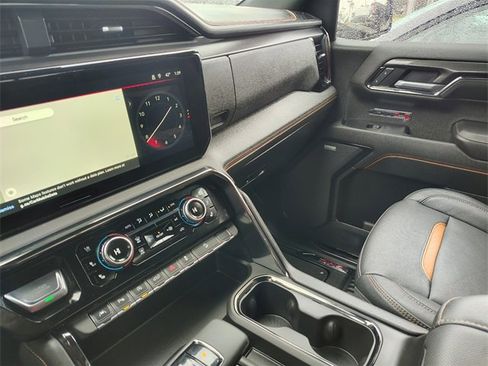 Used 2024 GMC Sierra 1500 AT4 w/ AT4 Preferred Package image 28