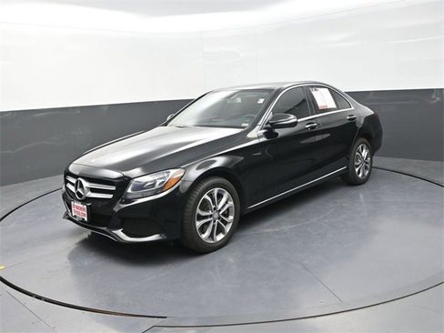 Used 2017 Mercedes-Benz C 300 4MATIC Sedan image 3
